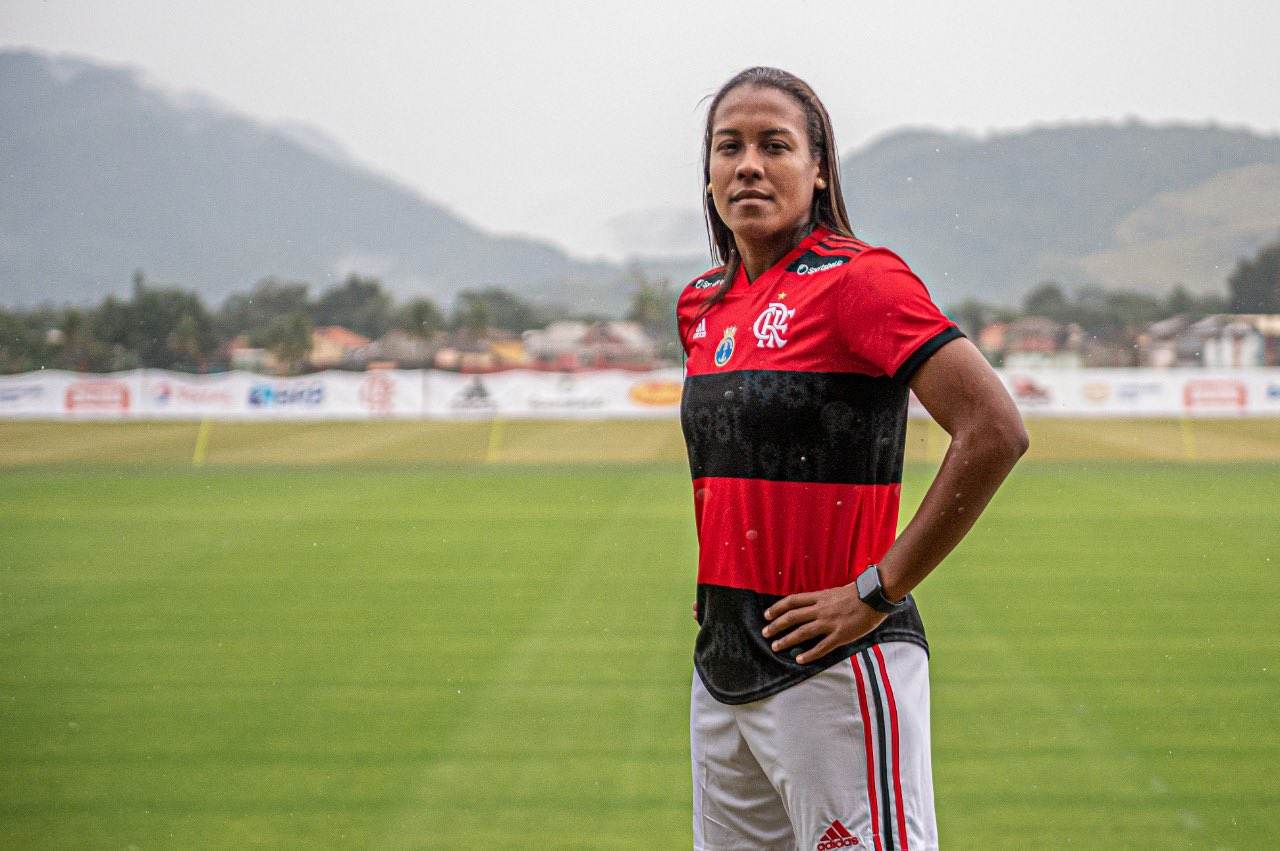 FUTEBOL FEMININO: RAYANNE FALA DE RACISMO APÓS POLÊMICA DE VINICIUS JUNIOR