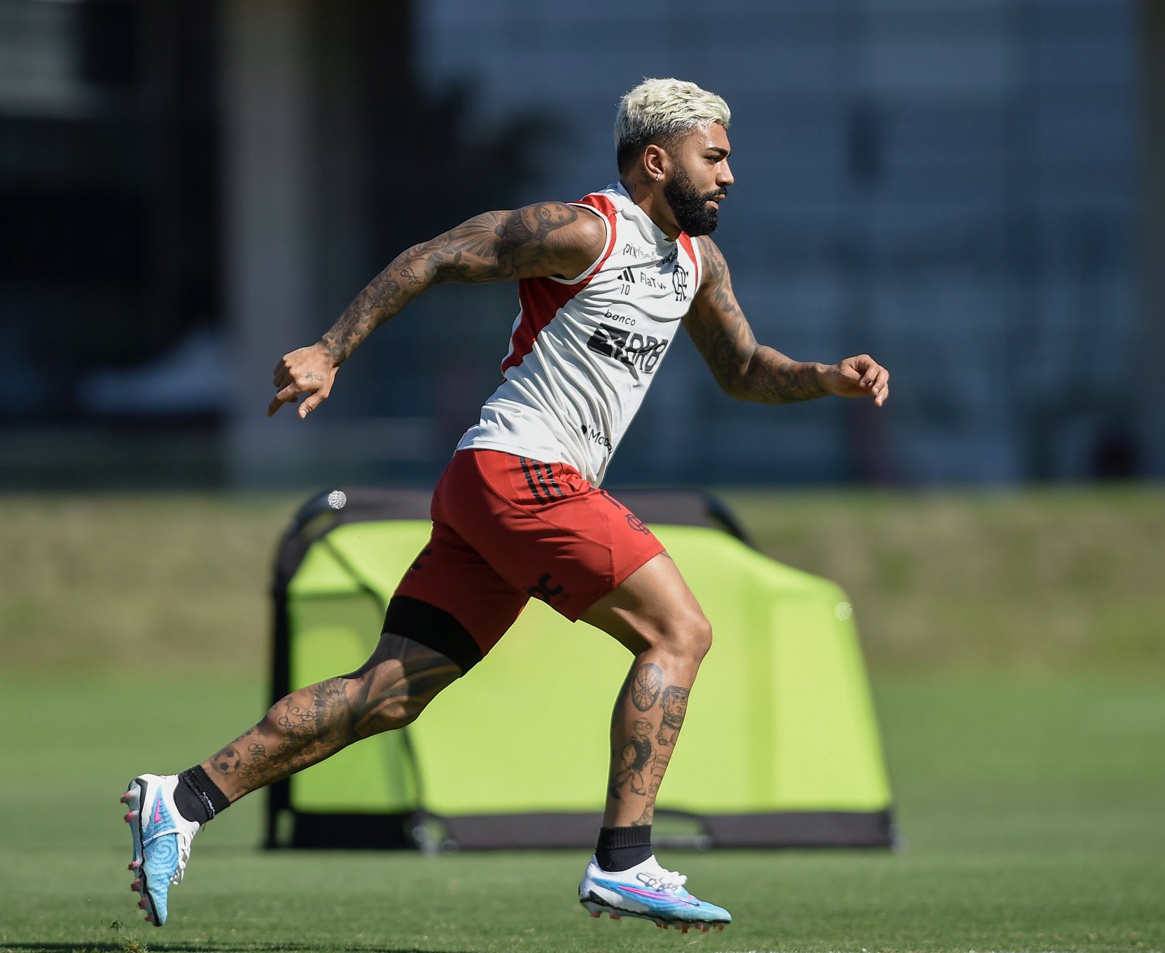 TITE ENFRENTA DILEMAS EM SEMANA DECISIVA PARA O FLAMENGO: GABIGOL E WESLEY PREOUCUPAM