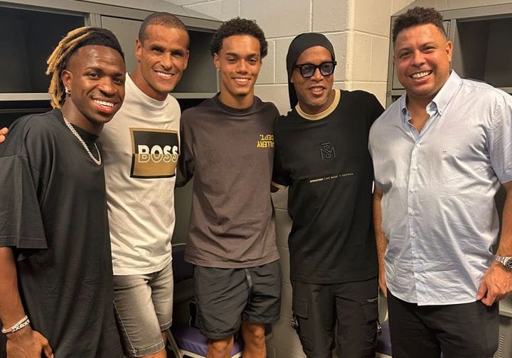 Amigos de Ronaldinho venceu 4-3. Redes Sociais