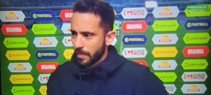 Everton Ribeiro falando com a imprensa após o fim da partida. Foto: Reprodução/Sportv