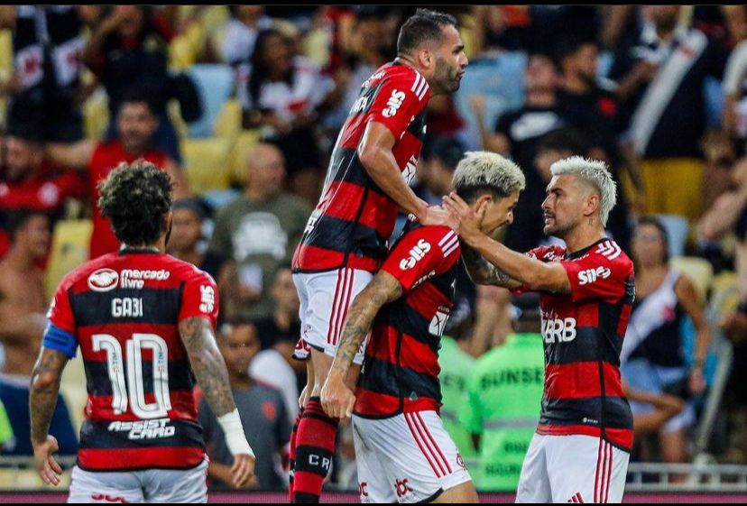 CRAQUE DO FLAMENGO ESPREITA RECUPERAÇÃO DE LESÃO ANTES DOS JOGOS EM SÃO PAULO