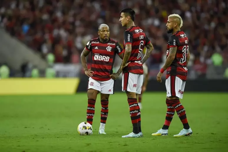 Flamengo opera rejuvenescimento do elenco. Foto: Marcelo Cortes/Flamengo