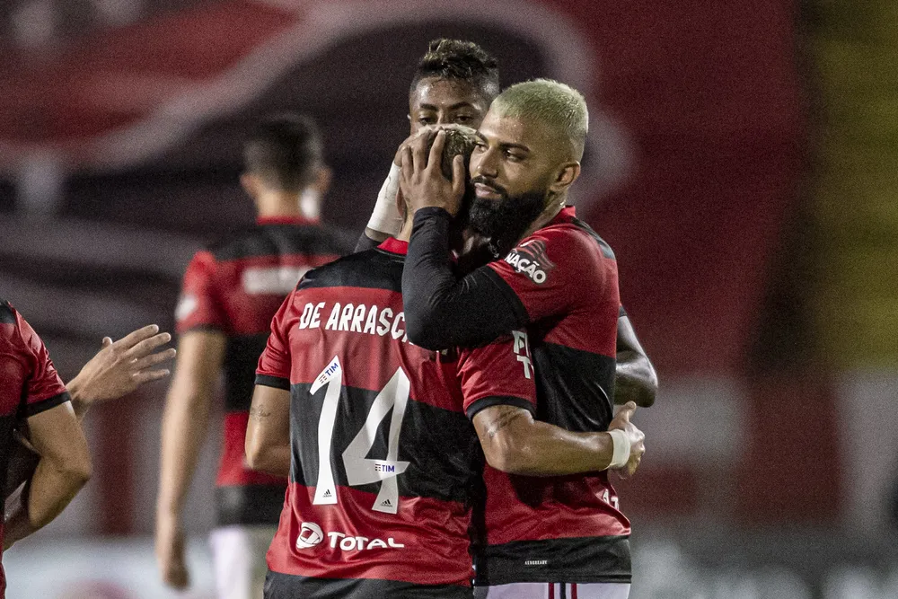 TODOS OS MAIORES ARTILHEIROS DO NOVO MARACANÃ ESTÃO NO FLAMENGO E FLUMINENSE