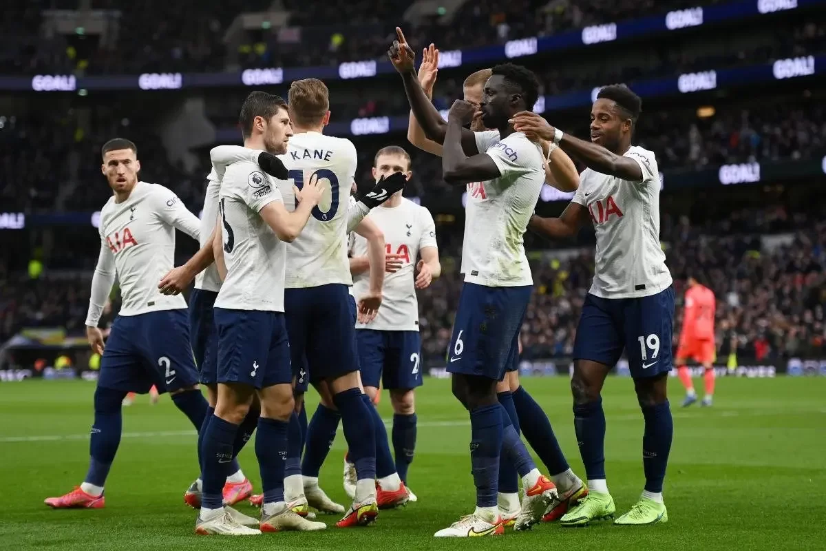 Davinson Sanchez está desde 2017 na Premier League. Foto: Tottenham Spurs