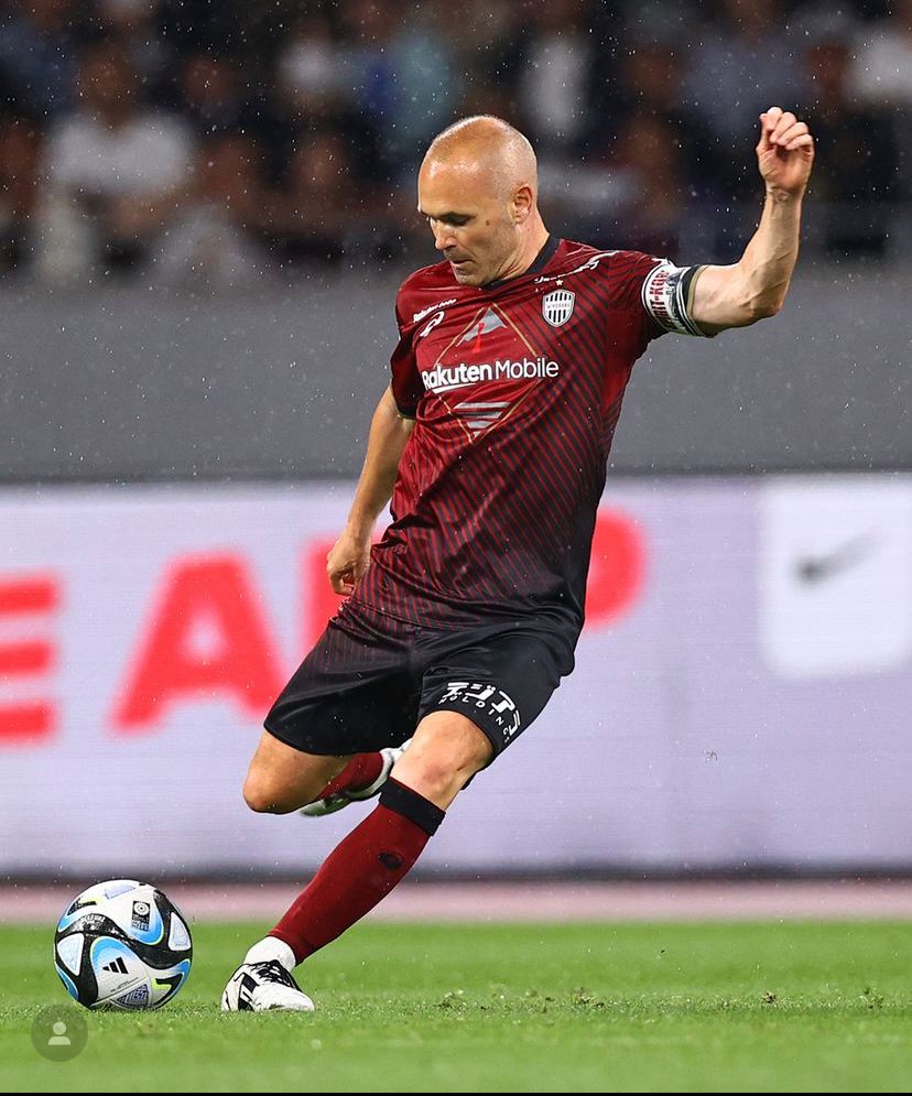 OLHA PARA ELE! EX-FLAMENGO EM CAMPO NA ÚLTIMA PARTIDA DE INIESTA NO JAPÃO