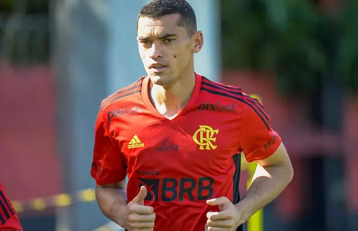 SEM ESPAÇO NO FLAMENGO, GOLEIRO SANTOS ENTRA NA MIRA DE RIVAL DO FLAMENGO