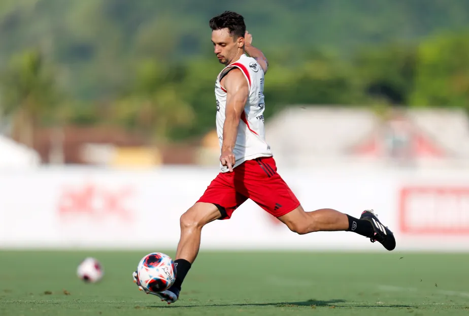 DE PRINCIPAL NA POSIÇÃO A RESERVA MENOS UTILIZADO DO FLAMENGO. VEJA A MINUTAGEM DE RODRIGO CAIO COM SAMPAOLI