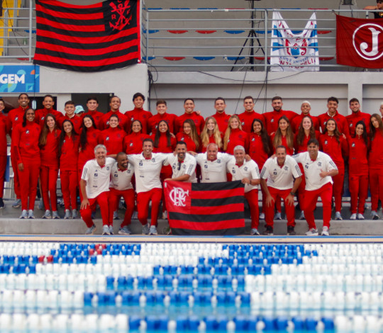 Flamengo champion team in swimming. Photo: Paula Reis/CRF