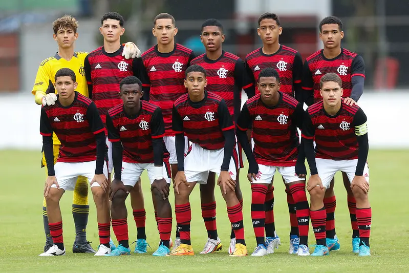 FLAMENGO SUB-15 VENCE O PALMEIRAS E SE CLASSIFICA PARA A FINAL DA COPA 2 DE JULHO