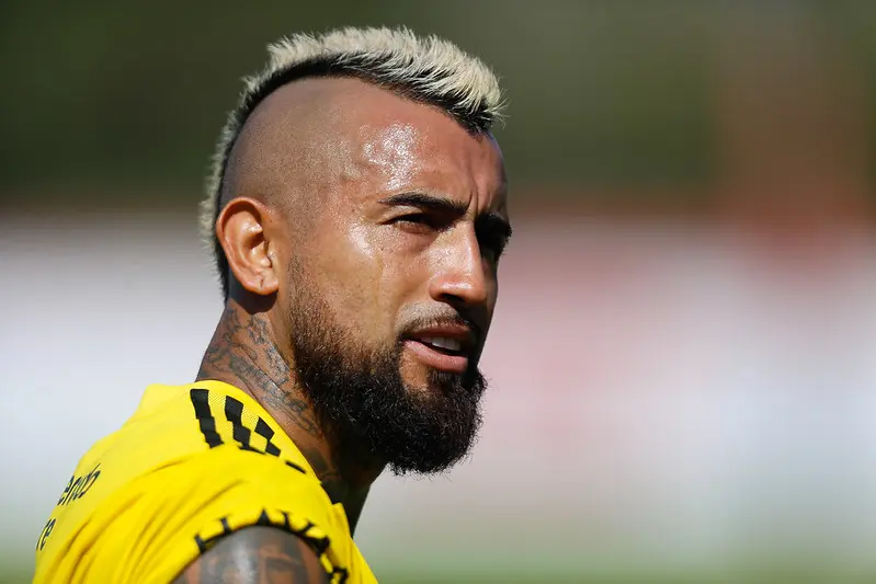 DE SAÍDA! VIDAL ACERTA COM CLUBE DA SÉRIE A E DEIXA O FLAMENGO