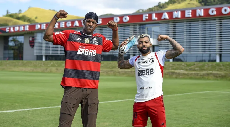 TORCEDOR ASSUMIDO DO FLAMENGO, ASTRO DA NBA É CLICADO EM JANTAR COM MUSA DA MÚSICA INTERNACIONAL