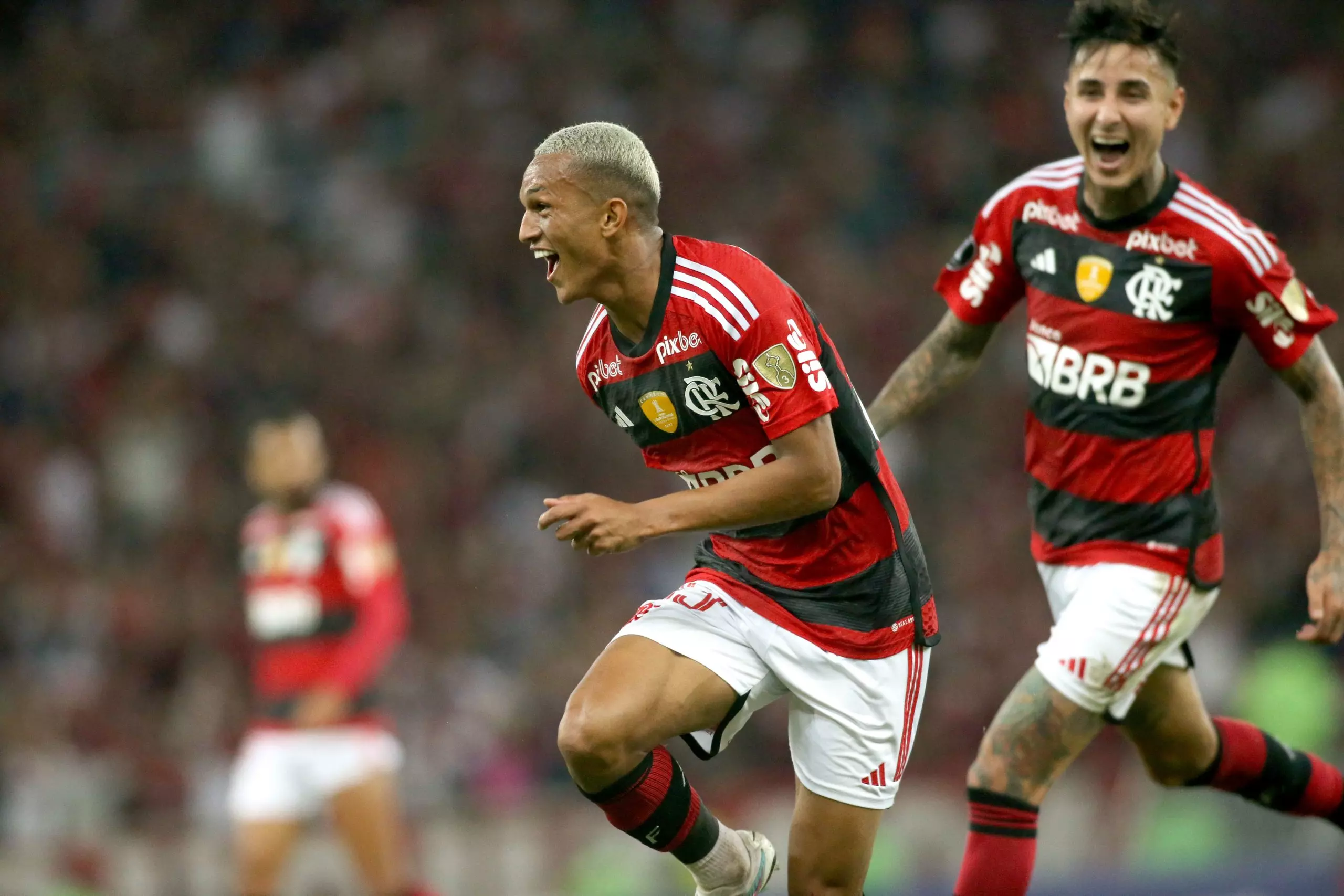 FLAMENGO TEM RETROSPECTO POSITIVO CONTRA O GRÊMIO EM DUELOS MATA-MATA