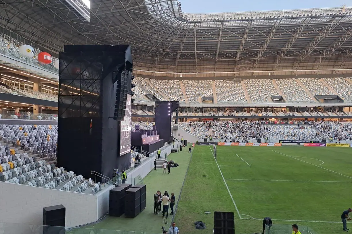 “SOU FLAMENGO”! DJ DA ARENA MRV IRRITA TORCEDORES DO ATLÉTICO MG EM JOGO FESTIVO