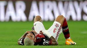 Gabigol on the pitch in pain