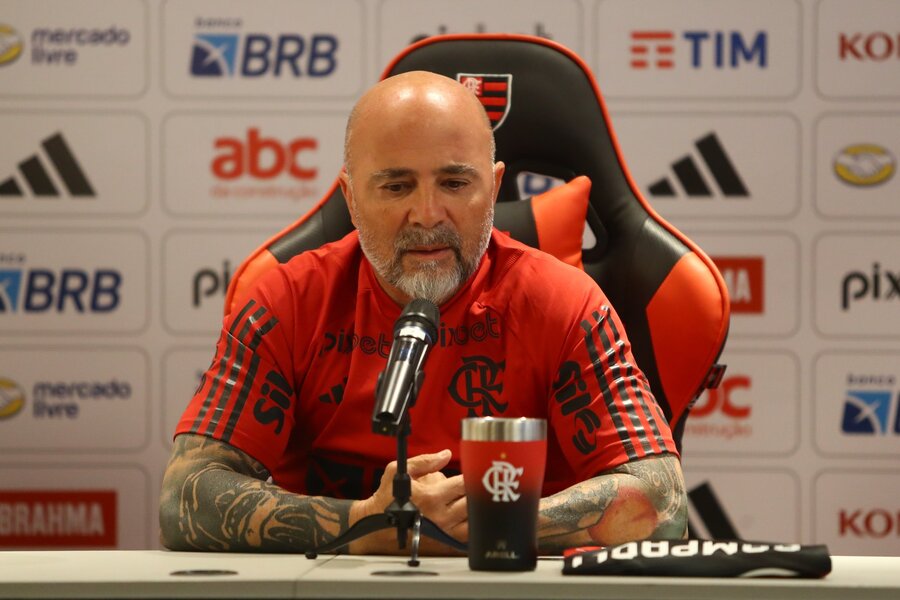 Sampaoli at Press Conference /Mateus Cortes