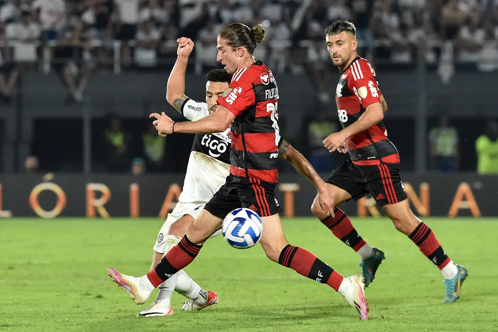 “ESPORTE DE ALTO RENDIMENTO É MENTAL”! DIZ FILIPE LUÍS APÓS DERRROTA DO FLAMENGO