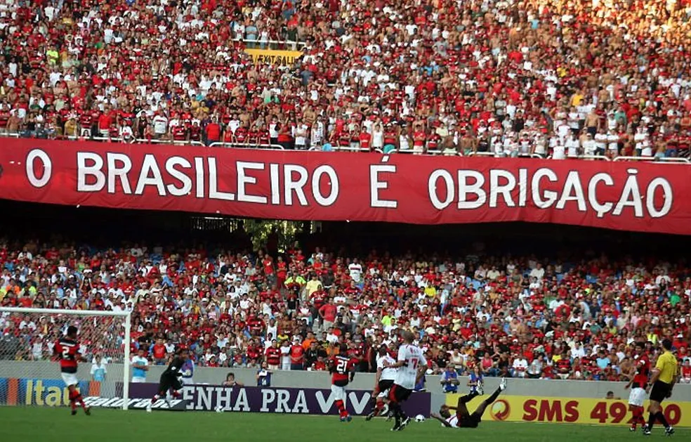 ''COPA DO BRASIL É OBRIGAÇÃO!'', TORCIDA DO FLAMENGO PREPARA PROTESTOS PARA O JOGO CONTRA O SÃO PAULO