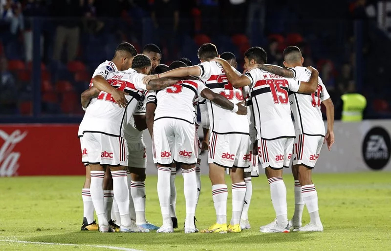 PRÓXIMO ADVERSÁRIO NO BRASILEIRÃO, SÃO PAULO TERÁ DOIS DESFALQUES POR SUSPENSÃO CONTRA O FLAMENGO