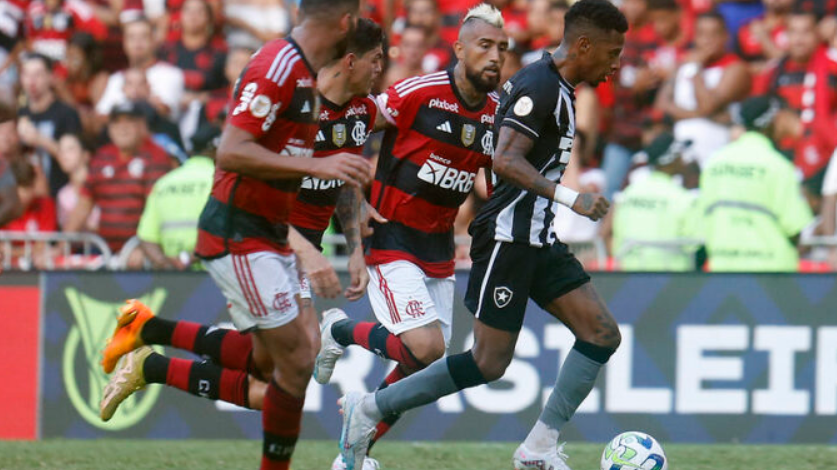 Calleri of Sao Paulo looks on during a match between Sao Paulo and