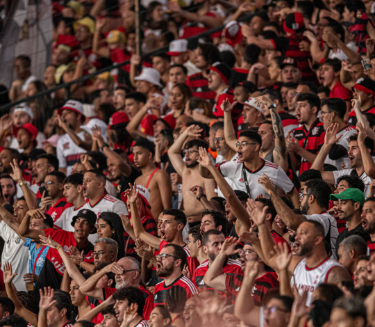 FLAMENGO DISTRIBUI 300 INGRESSOS PARA ATLETAS DA TAÇA DAS FAVELAS PARA A FINAL DA COPA DO BRASIL.