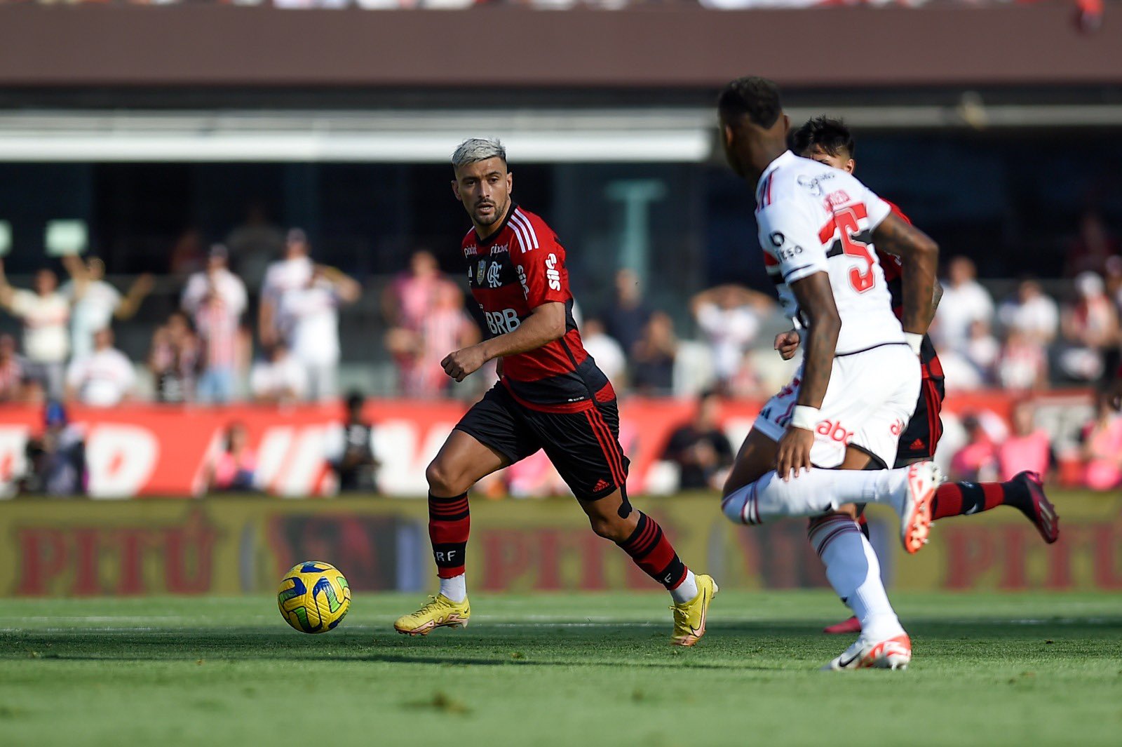 UM ANO PARA ESQUECER! FLAMENGO FICA APENAS NO EMPATE COM O SÃO PAULO E PERDE A COPA DO BRASIL NO MORUMBI