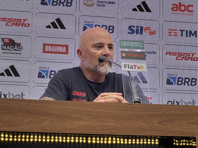 EM TOM DE LAMENTO, SAMPAOLI DECLARA: "NESTA COPA, O FLAMENGO FOI MELHOR DO QUE TODOS OS RIVAIS