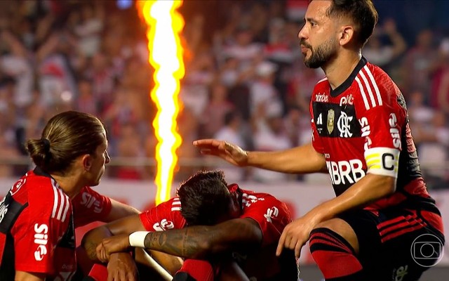 ''FALTOU NOSSA PARTE DENTRO DE CAMPO'', LAMENTA ÍDOLO DO FLAMENGO APÓS DERROTA PARA O SÃO PAULO