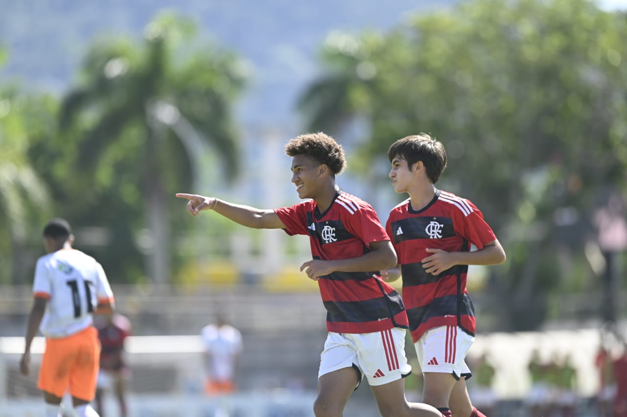 SUB-15 GOLEIA O NOVA IGUAÇU PELA TAÇA GUANABARA DA CATEGORIA