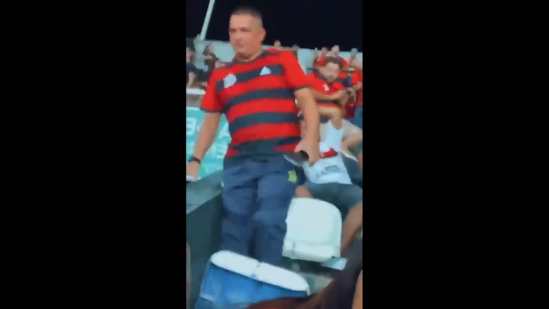 FLAMENGO WILL HAVE TO PAY FOR BROKEN CHAIRS AT NILTON SANTOS DURING THE CLASSIC BETWEEN BOTAFOGO X FLAMENGO