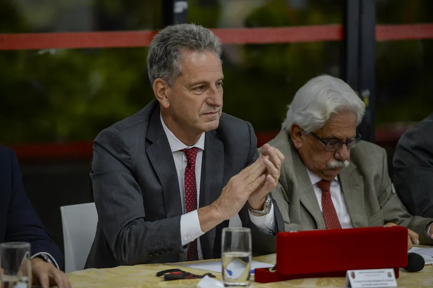 FLAMENGO SURPREENDE: CLUBE TEM REVIRAVOLTA NA COMISSÃO TÉCNICA QUE PROMETE SACUDIR O FUTEBOL!