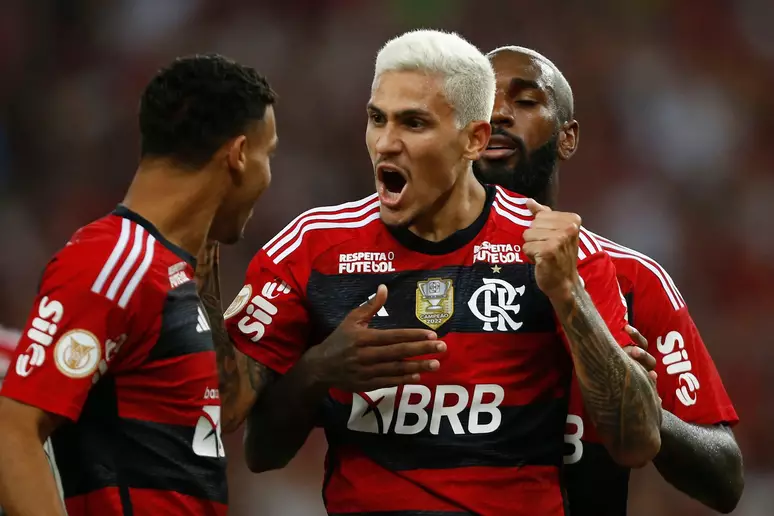 SE VENCER O CORINTHIANS, FLAMENGO PODE ASSUMIR A VICE-LIDERANÇA DO CAMPEONATO BRASILEIRO