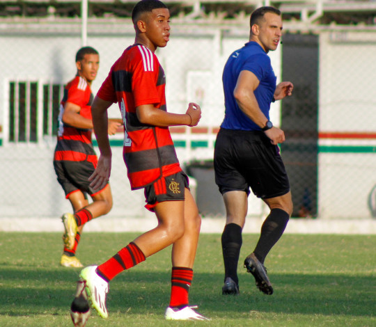 FLAMENGO SUB-16 EMPATA EM 0 A 0 PELO TORNEIO GUILHERME EMBRATEL