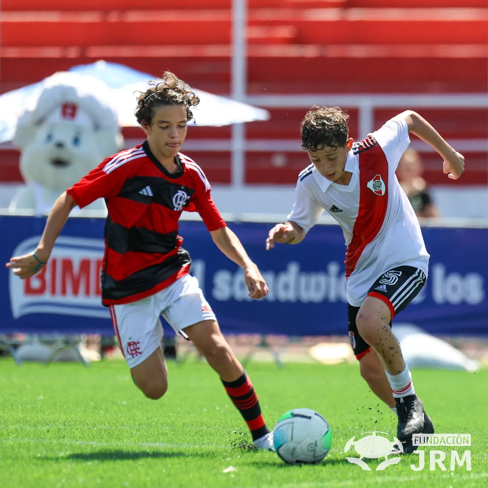 SUB-12 PERDE NA FINAL PARA O RIVER PLATE, EX-JOGADOR DO FLAMENGO E PAI DE UM DOS ATLETAS FAZ DESABAFO...