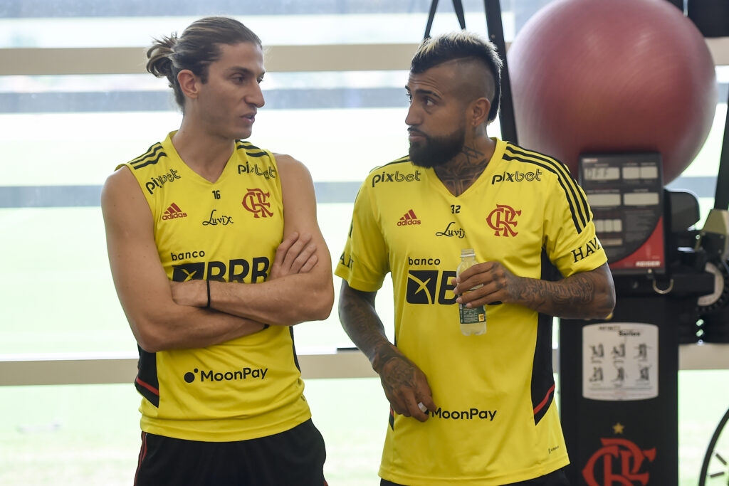 VIXE, FLAMENGO! FILIPE LUÍS APARECE EM MEIO A POLÊMICA CRIADA POR VIDAL; ENTENDA