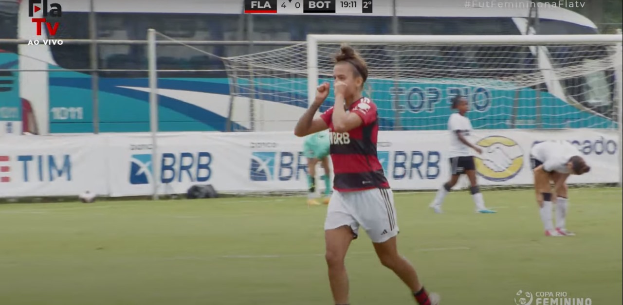 VOLTE SEMPRE FREGUÊS! COM DIREITO A CHORORÔ, FLAMENGO GOLEIA BOTAFOGO NO SUB - 20 FEMININO