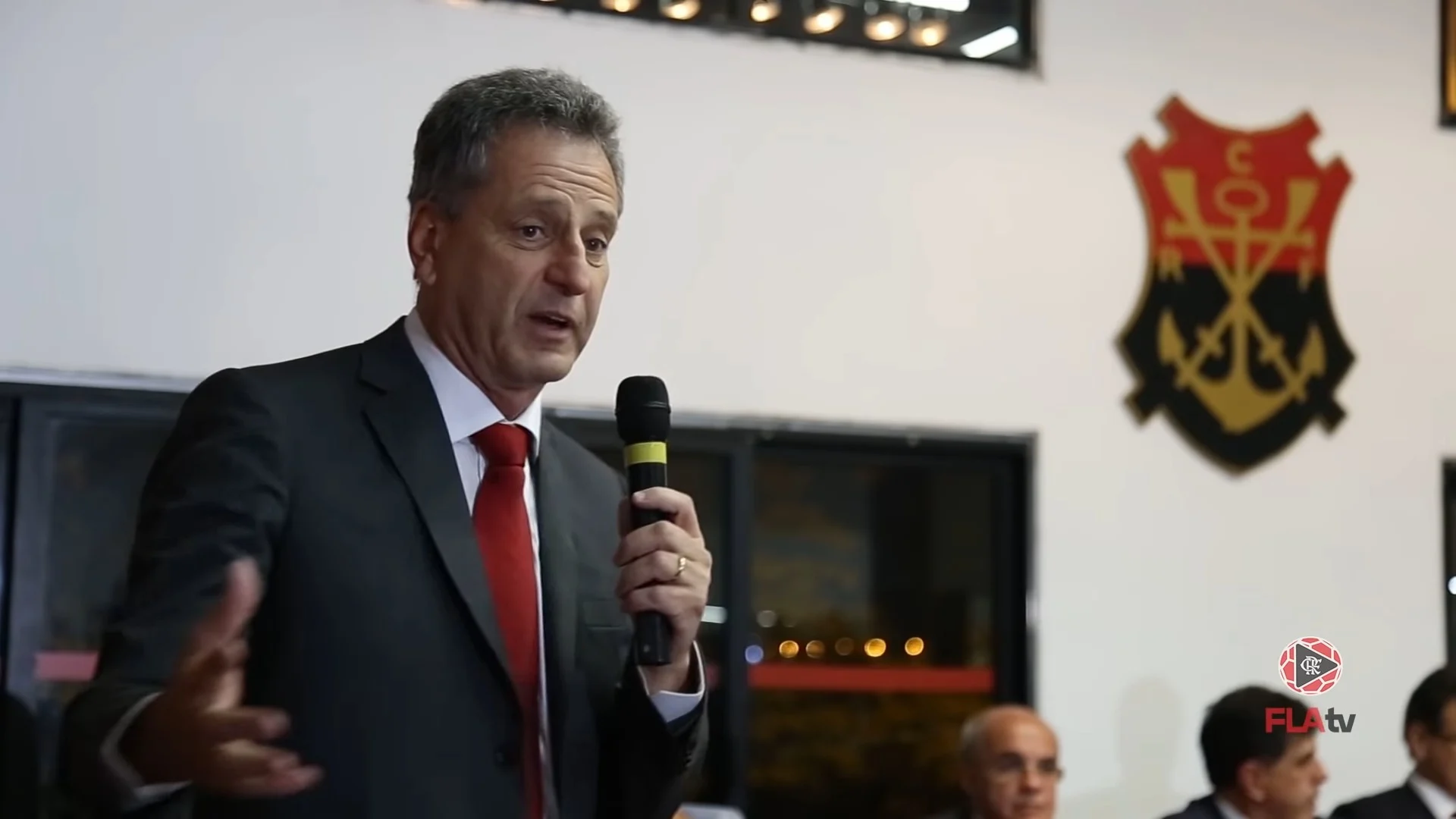 Rodolfo Landim promete não "abandonar" o Maracanã e prevê até shows no estádio