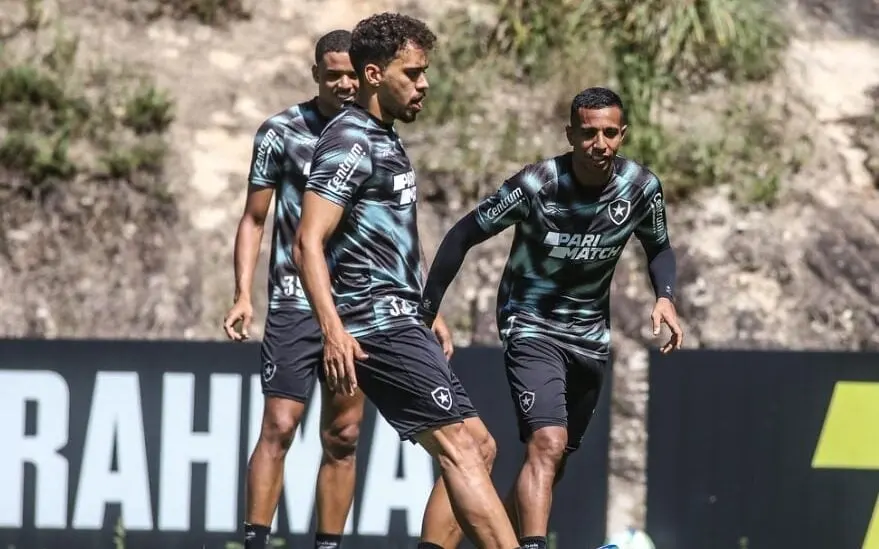 INSPIRAÇÃO? JOGADOR DO BOTAFOGO USA O FLAMENGO DE 2019 COMO EXEMPLO, EM DECLAÇÃO SOBRE SER CAMPEÃO BRASILEIRO