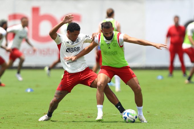 TITE INTENSIFICA PREPARAÇÃO DO ELENCO DO FLAMENGO PARA PARTIDA CONTRA O SANTOS