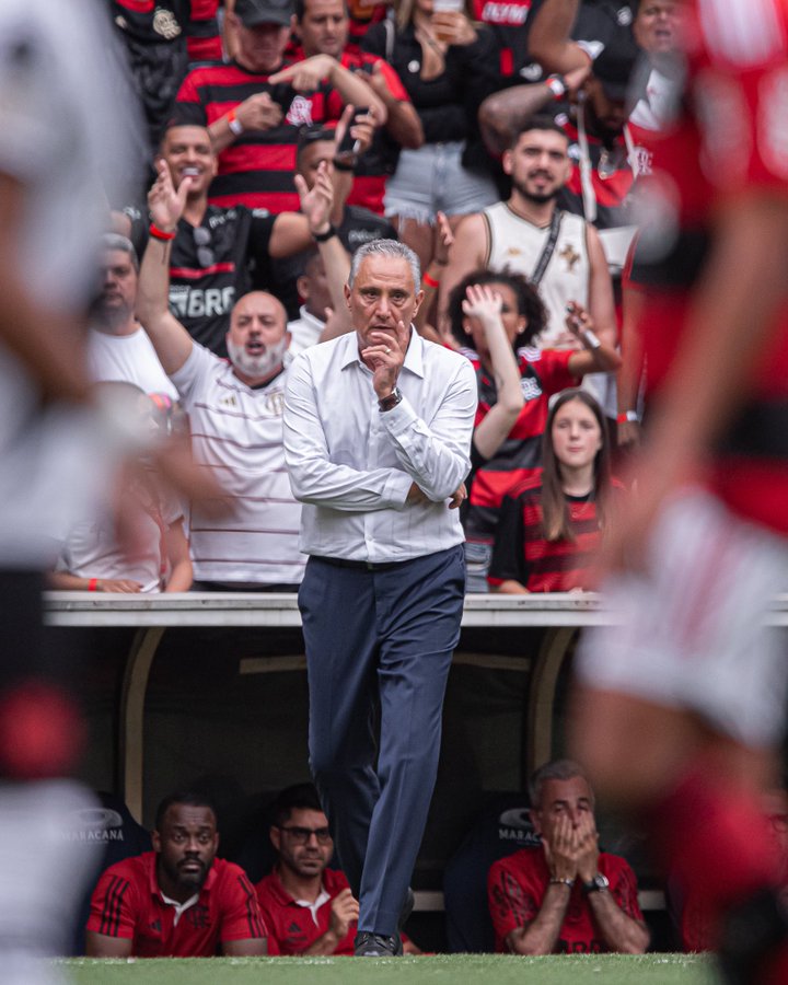 MEIA DO FLAMENGO REVELA FRUSTRAÇÃO COM A TEMPORADA DO RUBRO NEGRO E DESTACA ESPERANÇA EM TITE: "PODEMOS TER VANTAGENS"!