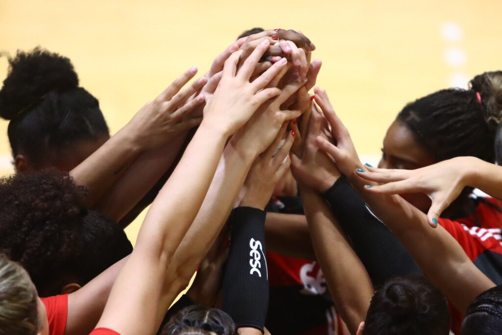 FLAMENGO ENFRENTA O FLUMINENSE PELO VÔLEI FEMININO; SAIBA ONDE ASSISTIR