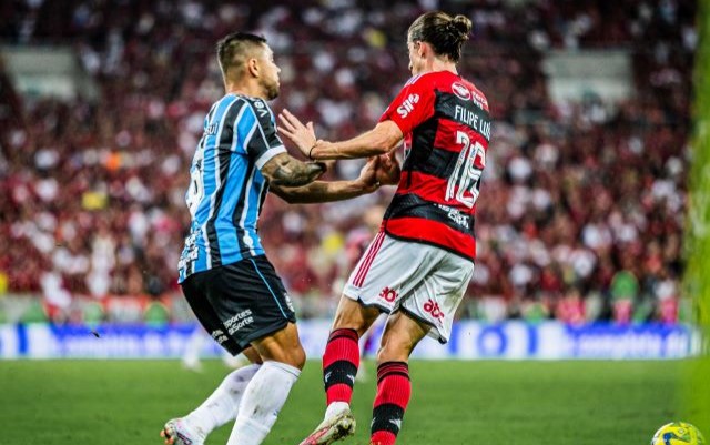 "PEÇO QUE TENHAM PACIÊNCIA"! DIZ DIRIGENTE DO GRÊMIO PARA TORCEDORES ANTES DO CONFRONTO CONTRA O FLAMENGO