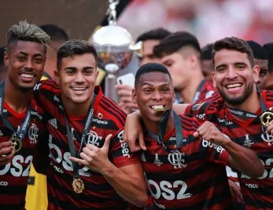 VEJA VÍDEO: EX-FLAMENGO ESTREIA NA ITÁLIA MARCANDO GOL