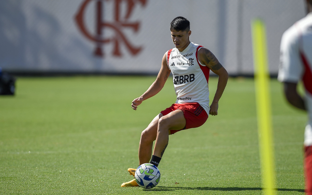 LUIZ ARAÚJO OU VICTOR HUGO? TITE FAZ TESTES NO FLAMENGO ANTES DO DUELO CONTRA O SANTOS