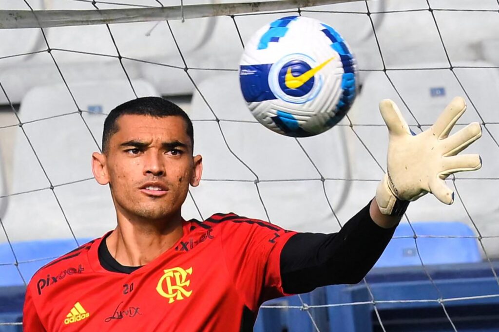 VAI DAR? FLAMENGO COSTURA ACORDO PARA TER O GOLEIRO SANTOS ATÉ O FIM DE JANEIRO