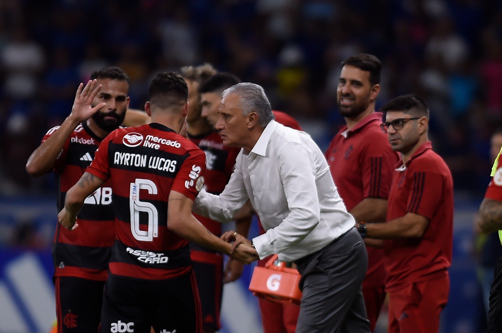 TITE EXALTA TRABALHO EM EQUIPE NOS BASTIDORES DO FLAMENGO CONTRA O SAMPAIO CORRÊA