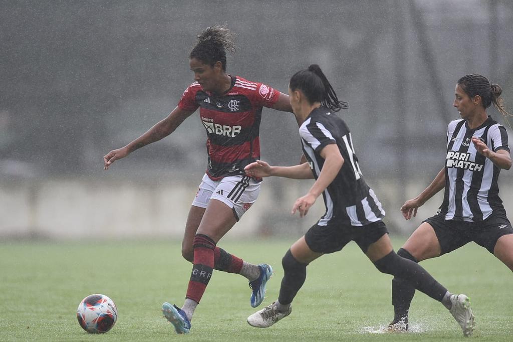 FLAMENGO E BOTAFOGO EMPATAM SEM GOLS NA GÁVEA, PELA TAÇA GUANABARA FEMININA