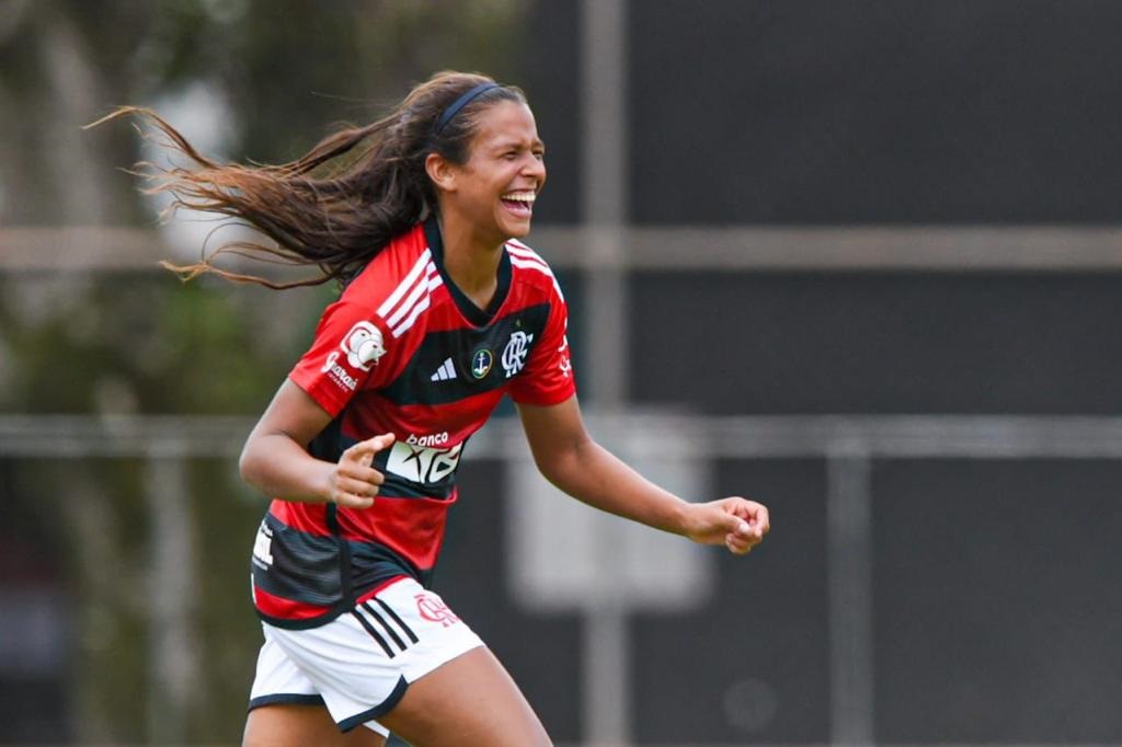 GOL, FELICIDADE E LÁGRIMAS! ATLETA DO FLAMENGO SE EMOCIONA AO MARCAR PRIMEIRO GOL PELO CLUBE