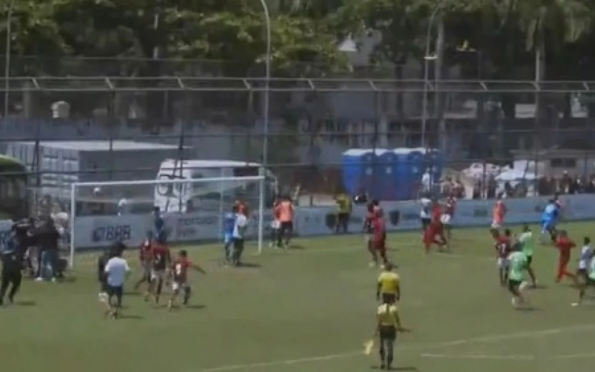 VEJA VÍDEO: FLAMENGO X VASCO PELO SUB-17 TERMINA EM PANCADARIA