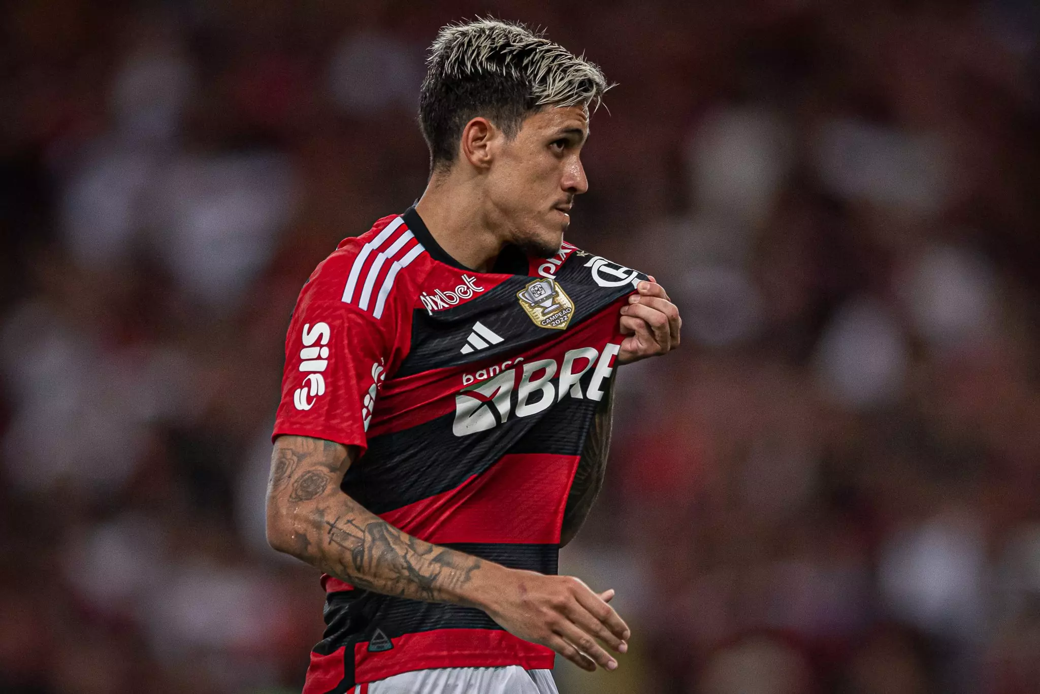 APÓS VITÓRIA NO CLÁSSICO, PEDRO COMEMORA E PROJETA: ''QUERO COLOCAR MEU NOME NA HISTÓRIA DO FLAMENGO''