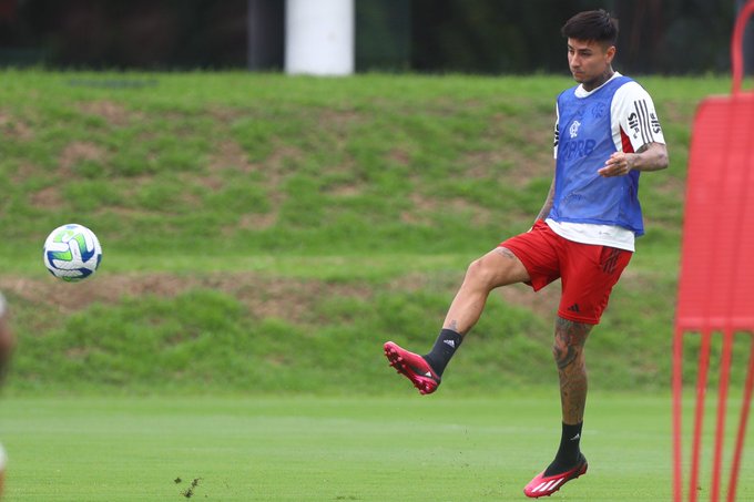 Pulgar, do Flamengo, não irá jogar contra a Seleção Brasileira pelo Chile